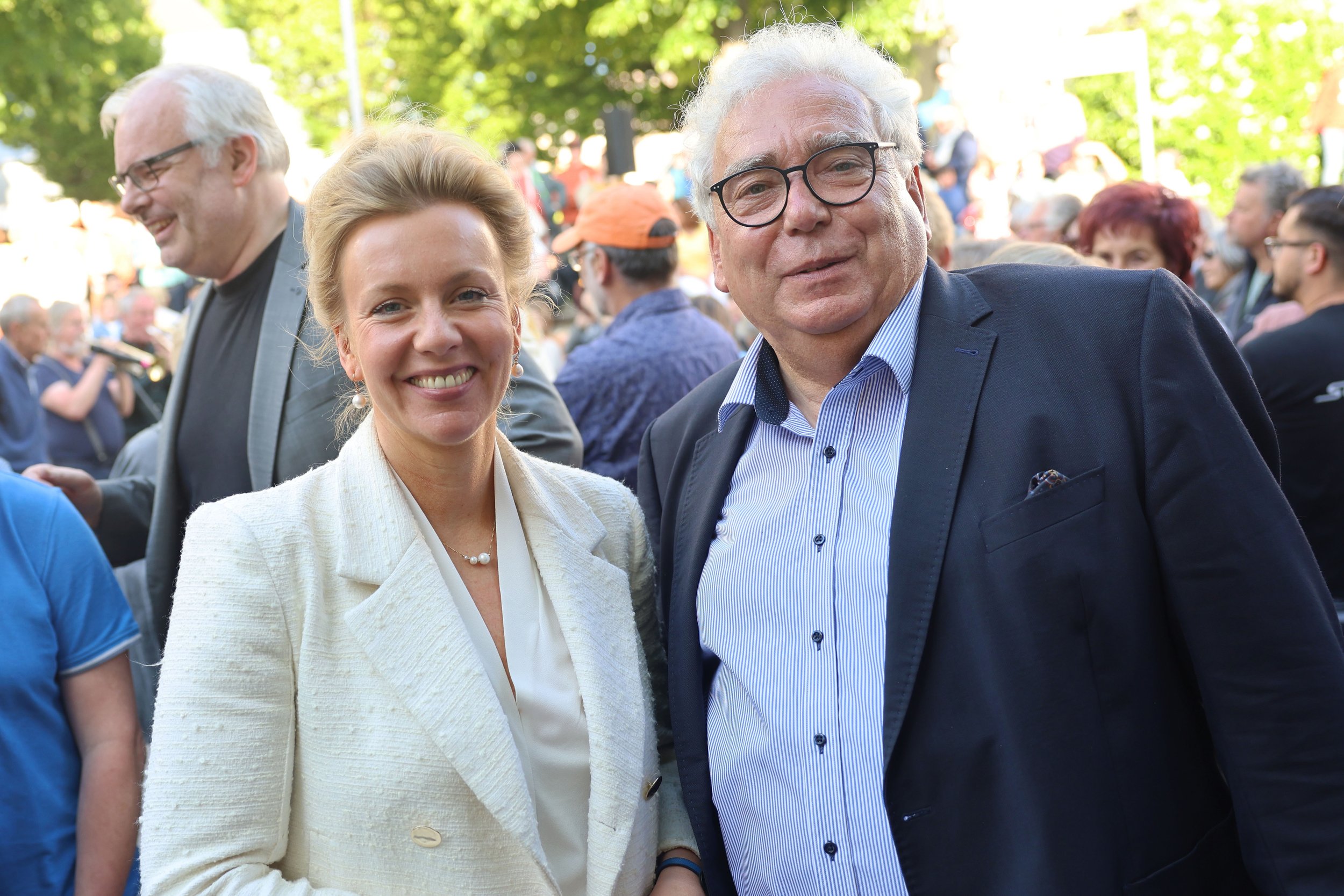 Kultur- und Wissenschaftsministerin Ina Brandes besucht die Walder Theatertage